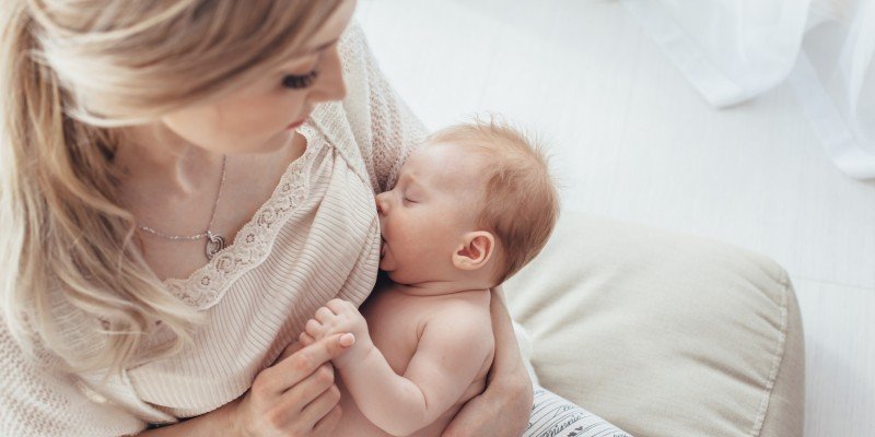 ANNE SÜTÜNÜN ANNE VE BEBEK İÇİN FAYDALARI NELERDİR?